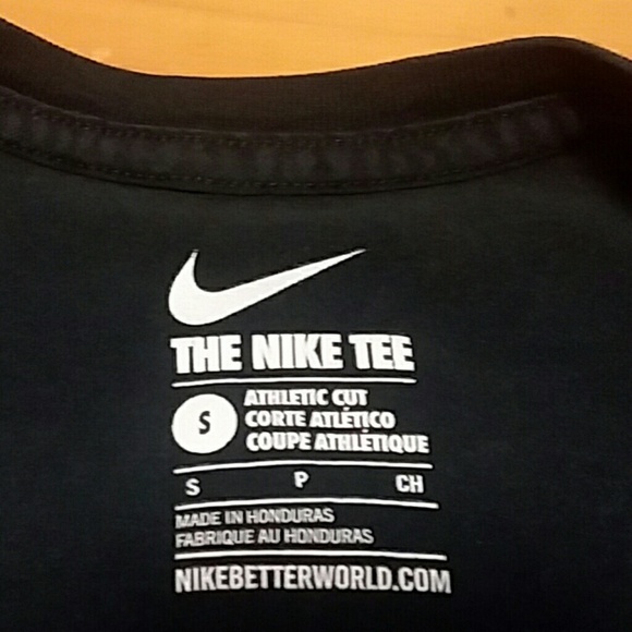 Nike Short Sleeve Tee Shirt Size Small - Picture 2 of 3